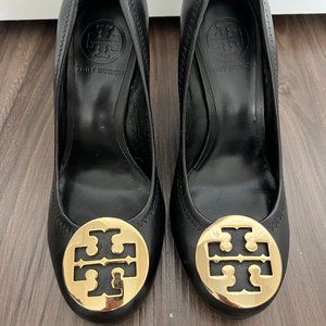 Tory Burch SALLY WEDGE - BLACK/GOLD, Size: 5